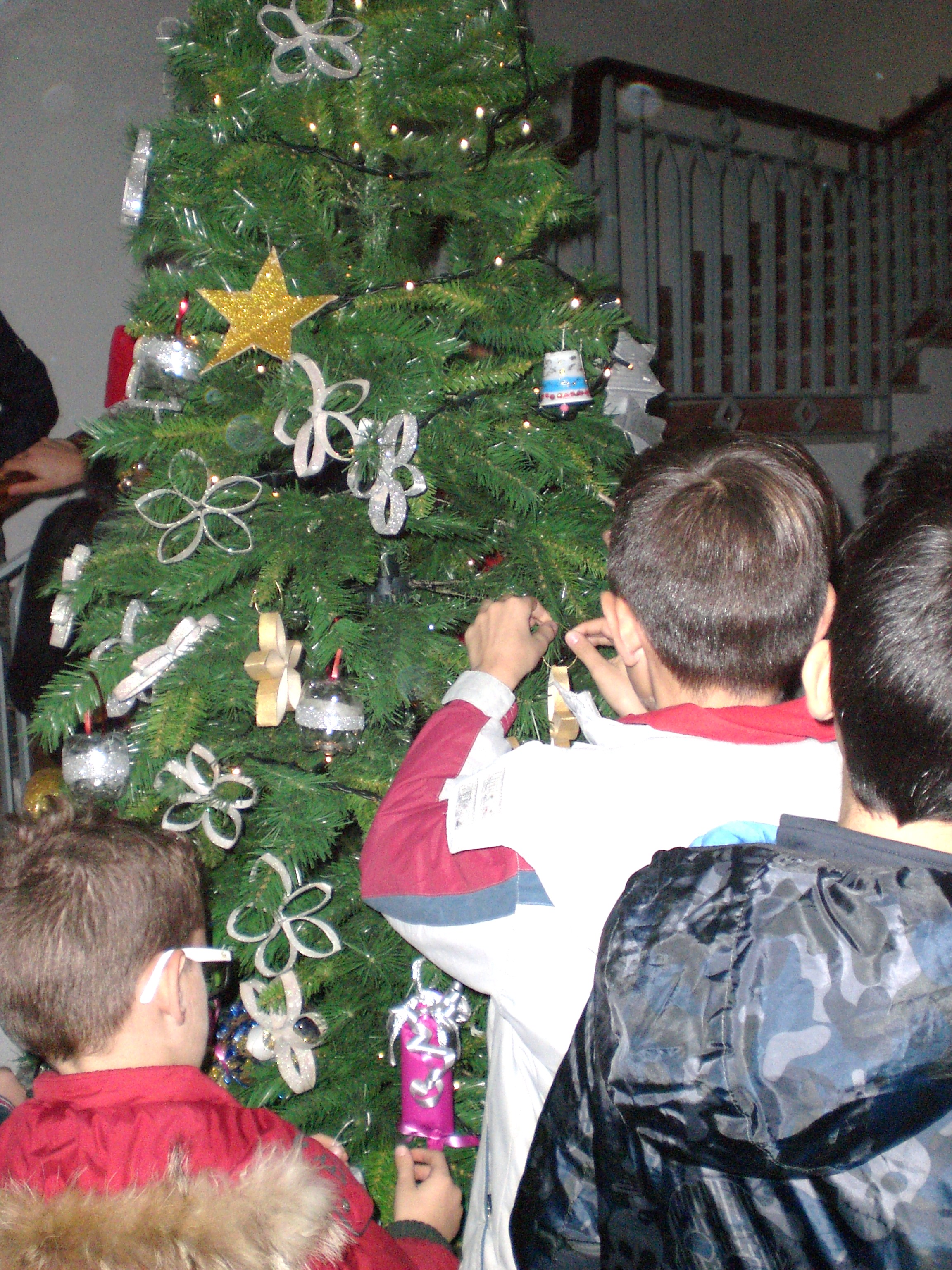 L’Albero del riciclo e cristiani e musulmani insieme in occasione del Natale