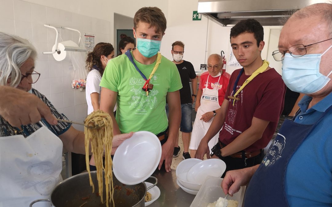 In Fondazione 16 scout catanesi: l’esperienza in mensa e nell’aiuto al prossimo