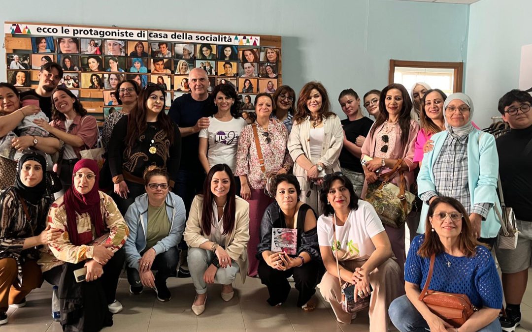 Le donne del “Progetto donna” a Napoli: tappa alla sartoria sociale di Scampia